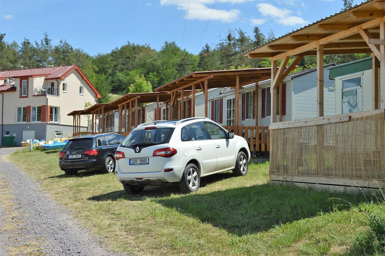 Mobilheimy U Prehrady Hotel Horní Dunajovice Kültér fotó